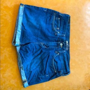 Levi Denim Shorts, size 28